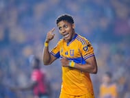 Jonathan Herrera celebrates his goal 4-0 of Tigres during the quarter-final second match between Tigres UANL and Tijuana as part of the Liga BBVA MX, Torneo Apertura 2025 at Universitario Stadium, on November 29, 2025 in Monterrey, Nuevo Leon, Mexico.