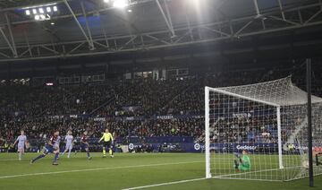 Morales anotó el 1-0 de penalti.

