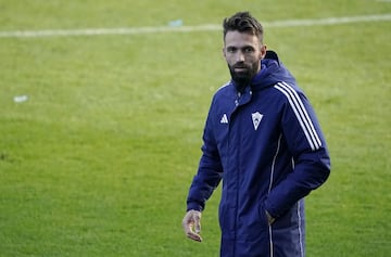 El técnico del Marbella en pleno entrenamiento.