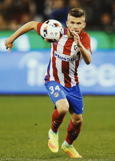 El brasileño se incorporó al Atleti B como un centrocampista muy prometedor. Así debutó en Copa en el año 2016. Sin embargo, en su último periodo en la cantera rojiblanca se fue adaptando al lateral izquierdo. Fue enlazando cesiones en su país natural, al Paraná, al Fluminense, donde explotó de lateral y a Gremio, antes de que el Atlético le recuperase. Pero, tras entrenar unos días con el primer equipo, se marchó traspasado al Mónaco donde continúa actualmente.