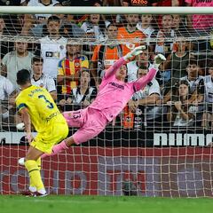 Diego Conde resiste al asedio