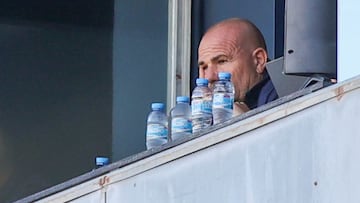 Paco López en uno de los palcos de la zona técnica.