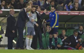 Zidane con Carvajal antes de su cambio.