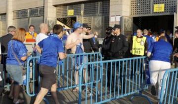 Dispositivo de seguridad en el exterior del estadio Vicente Calderón.