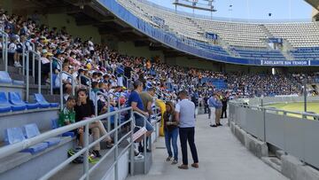 Afición del Tenerife en el Heliodoro Rodríguez López.