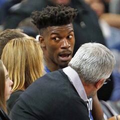 Do NBA players get free tickets?