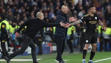 GRAF7456. MADRID, 26/02/2020.- El delantero del Manchester City Gabriel Jesus (d) celebra con Pep Guardiola (i) tras marcar el primer gol ante el Real Madrid, durante el partido de ida de los octavos de final de la Liga de Campeones que se disputa este mi