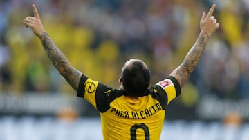 Alcácer celebra uno de los tres goles contra el Aufsburgo.