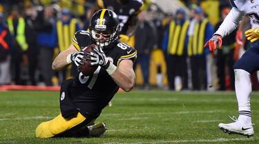 ¿Por qué la recepción de Zach Ertz sí fue touchdown y la de Jesse James no?