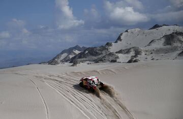 Undécima etapa entre Belén, Fiambalá y Chilecito. El piloto qatarí Nasser Al-Attiyah con Toyota.