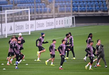 La plantilla del Real Madrid realiza su primer entrenamiento bajo las órdenes de Álvaro Arbeloa.