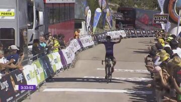 Iván Sosa llegando a la meta para ser campeón y ganador de 5 etapa de la vuelta a Burgos
