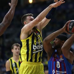 El Fenerbahçe critica el arbitraje ante Madrid y Barça: "Inaceptable"