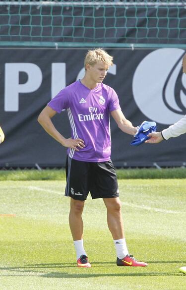 Madrid confirm UCL squad list: Odegaard in and Coentrao as a striker!