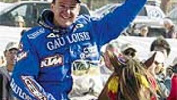 <B>UN BUEN DÍA.</B> Sainct celebró a caballo su triunfo en motos.