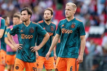 Van de Beek set to sign improved Ajax deal