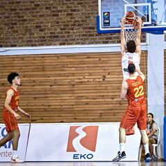 La Sub-20 arrasa en su estreno europeo