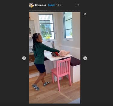 LeBron James regala a su hija una rplica de su casa para sus tardes de juego