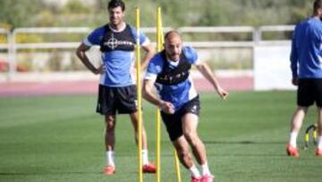 Amrabat, en pleno esfuerzo durante el entrenamiento.