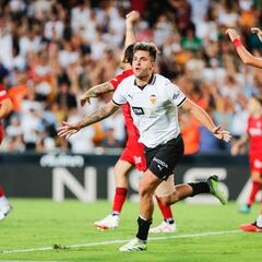 Duro: “Si hablo, no juego más en un mes”