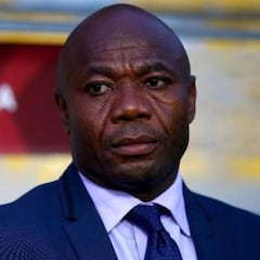 "Da que pensar que no haya un entrenador africano en el fútbol profesional español"