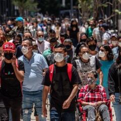 ¿En cuánto tiempo se regresará a la vida normal según Pfizer?