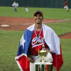 Su familia es cubana, es primo de un ex UC y eligió jugar por Chile: “Es un orgullo”