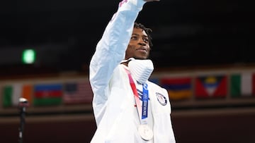 El boxeador Keyshawn Davis obtuvo la medalla de plata en el peso ligero masculino (57-63 kg) al perder en la final contra el cubano Andy Cruz.