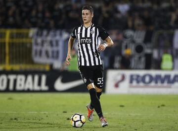 Mediapunta serbio que destacó en el Partizan de Belgrado y el Chelsea lo fichó en 2015. Tras varias cesiones sin éxito volvió al Partizan como cedido donde está destacando de nuevo.