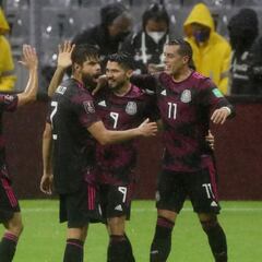 Henry Martin, más efectivo que Rogelio Funes Mori