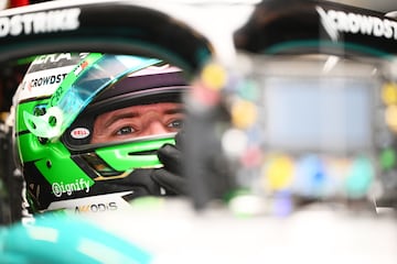 El piloto dan¨¦s, Frederik Vesti, con el Mercedes.