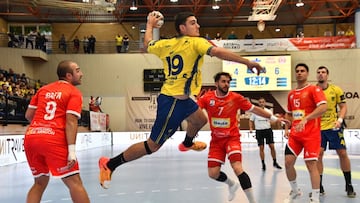 Julen Mujica, lateral zurdo del Bidasoa.