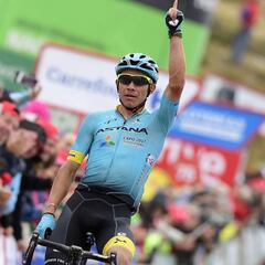 Miguel Ángel López gana la etapa, vence a Froome y a Nibali