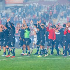 El Necaxa de Larcamón sigue imparable; Cambindo sueña en grande