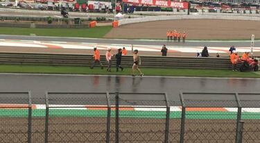 Redding se despidió de MotoGP con un 'streptease' en la pista