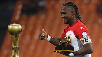 Santa Fe's forward #11 Hugo Rodallega celebrates winning the Colombian football championship final match between Independiente Medellin and Independiente Santa Fe at the Atanasio Girardot Stadium in Medellin, Colombia, on June 29, 2025. (Photo by JAIME SALDARRIAGA / AFP) (Photo by JAIME SALDARRIAGA/AFP via Getty Images)