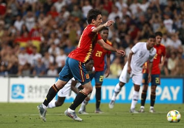 2-1. Mikel Oyarzabal marcó el segundo gol de penalti.