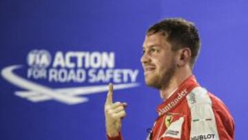 Sebastian Vettel logró la pole en Singapur.