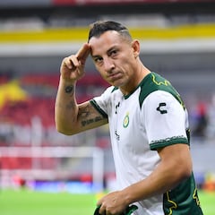 Andrés Guardado se sale de la norma