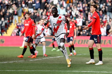 El senegalés ha llegado con muchas ganas tras la Copa de África y en su regreso a Vallecas hizo un gol. En general, hasta el tramo final cuajó un buen partido ante Osasuna.