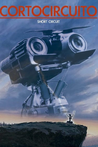 Número 5 es un robot prototipo diseñado con fines militares. Durante su presentación, un rayo provoca un cortocircuito y hace que tome conciencia de sí mismo. El simpático robot huye y acaba en casa de una mujer que cree que es en realidad un extraterrestre. Con ayuda de ella y su creador, Número 5 podrá escapar de la gran corporación que quiere usarlo para la guerra.