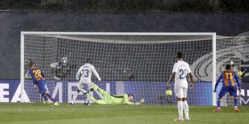 Mingueza acercó al Barcelona con el 2-1.