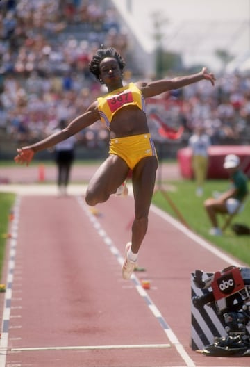 Especialista en saltos combinados y de altitud, consiguió dos récords olímpicos en Seúl 1988. El primero de ellos en salto de longitud con una marca de 7,40 metros. El segundo en Heptatlón tras 7291 puntos. 3 medallas de oro, una de plata y dos de bronce en su etapa olímpica.