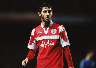 El canterano del Real Madrid pasó por el Queens Park Rangers en la tempoorada 2012/2013 procedente del club blanco. El conjunto inglés pagó 8 millones de euros para conseguir al mediocentro español. Más tarde pasó por la Real Sociedad, Espanyol y Marbella.