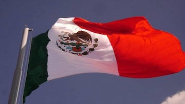 Equipos mexicanos se unen al festejo del Día de la Bandera