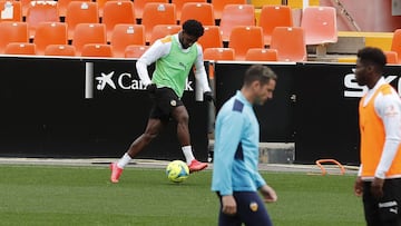 10/12/21
ENTRENAMIENTO DEL VALENCIA CF - THIERRY RENDAL
MESTALLA