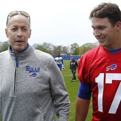Jim Kelly ve a los Bills por encima de Patriots en la AFC Este