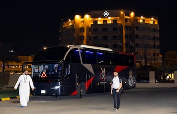 El autobús llegando al hotel en Yeda.