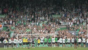 Afición del Racing en El Sardinero contra el Mirandés.