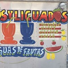 Sandra Cuevas dice que rótulos de puestos callejeros “no son arte”
